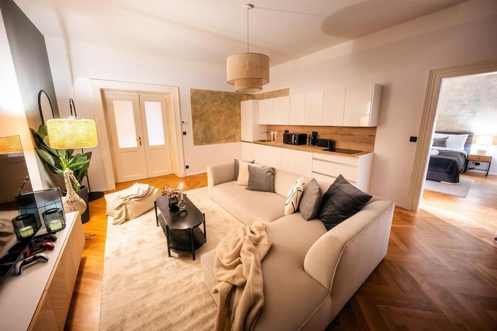 Apartment 3br & 2,5bath Heaven Of Harmony 2 Theater View Prague